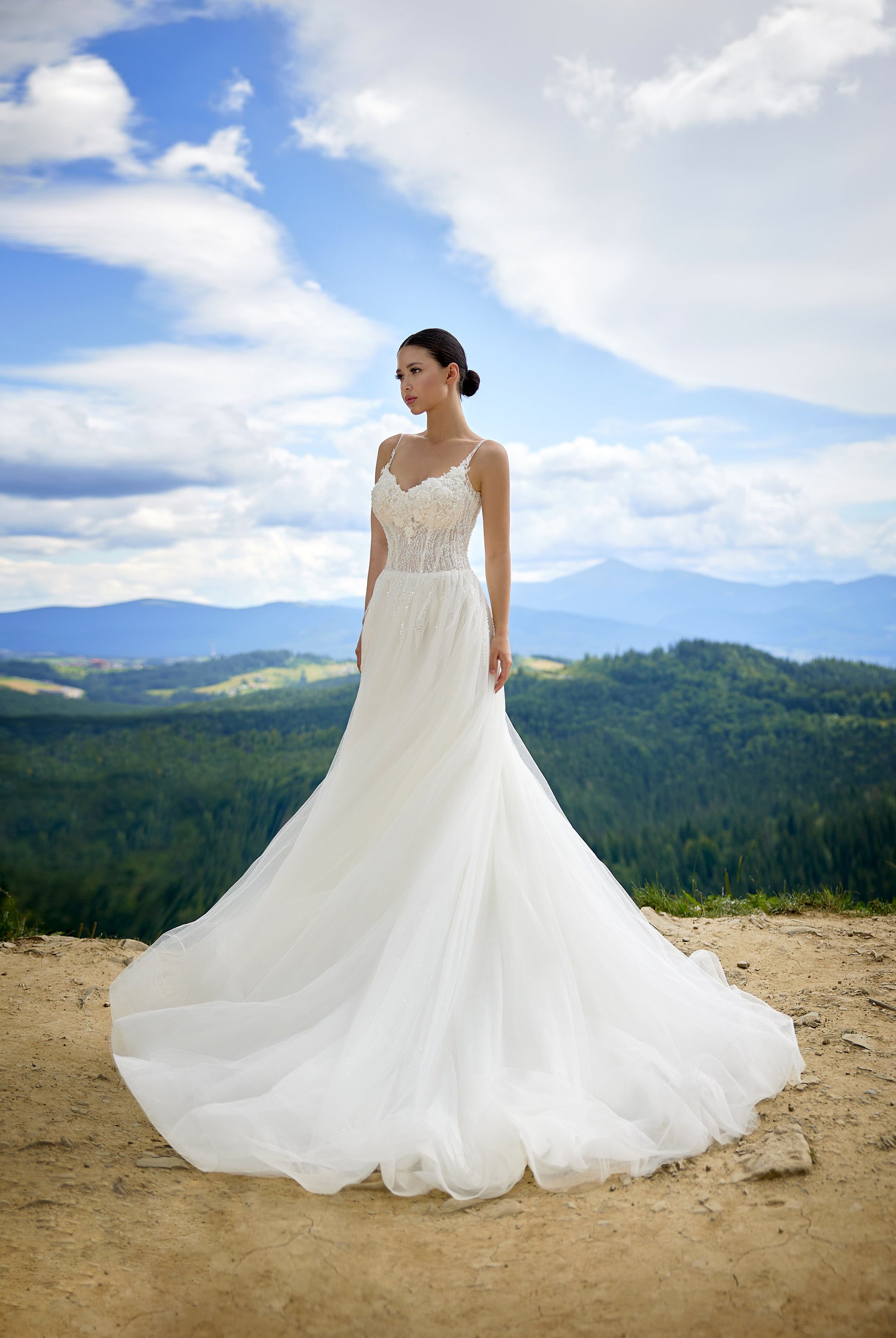 Sandi A-line Sweetheart Milk Wedding dress