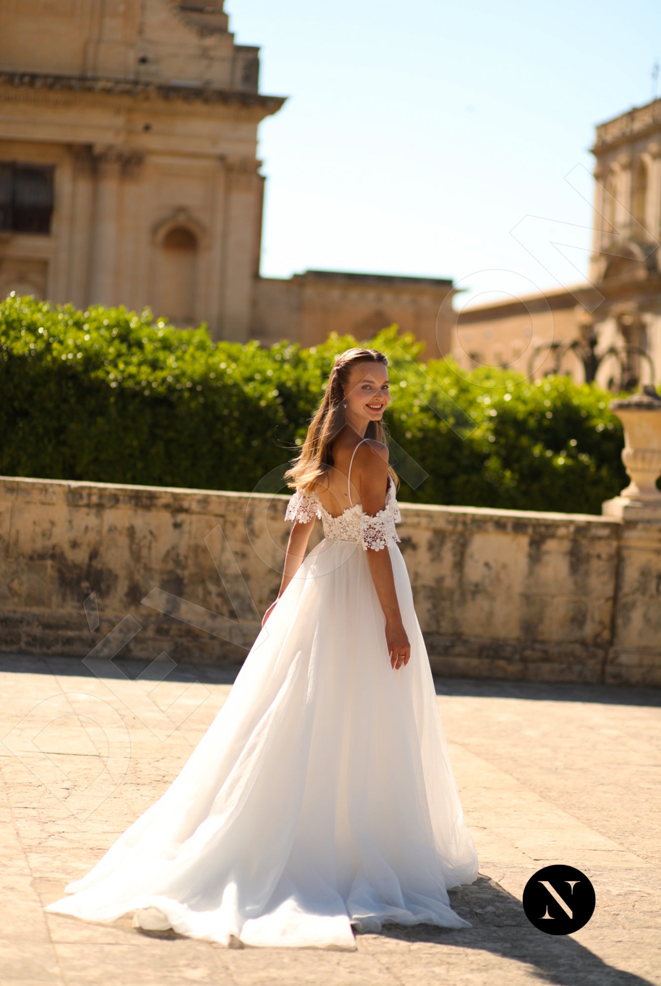 Lolla A-line Sweetheart Ivory Wedding dress