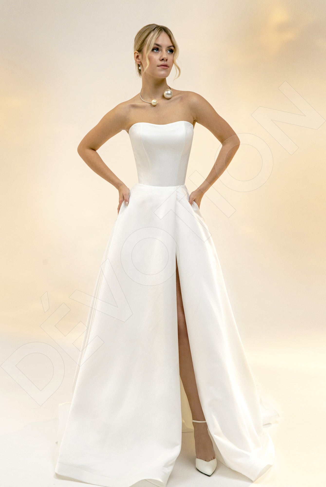 Kerina A-line Sweetheart Light Ivory Wedding dress