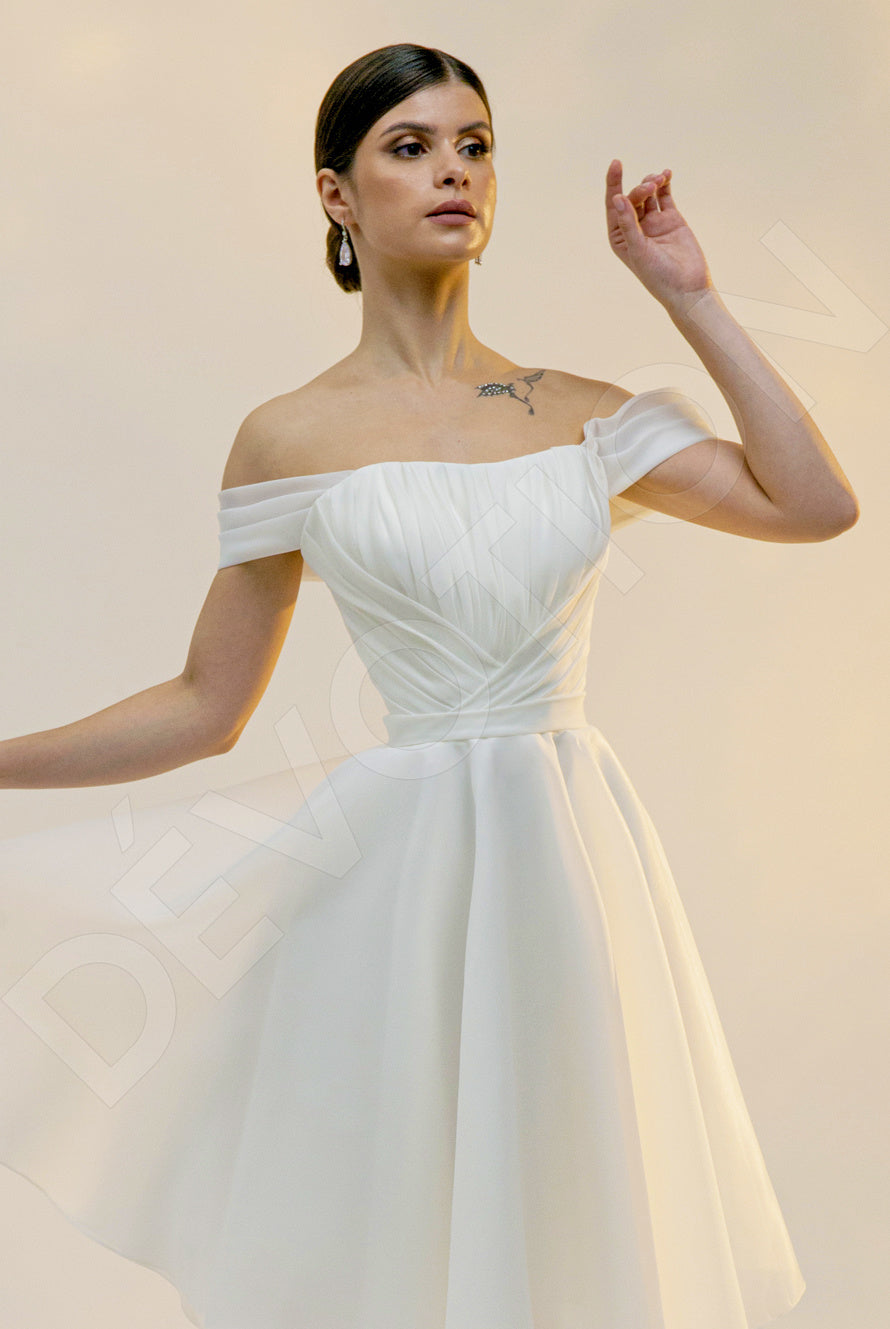 Remilia A-line Off-Shoulder/Drop Shoulders Light Ivory Wedding dress