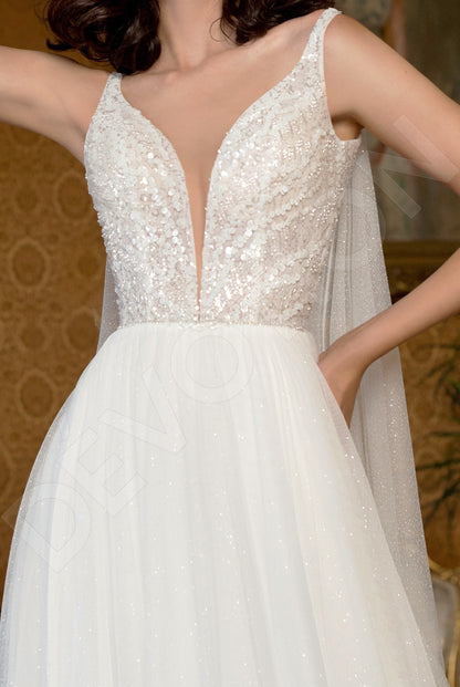 Safiana A-line Deep V-Neck Off White Wedding dress