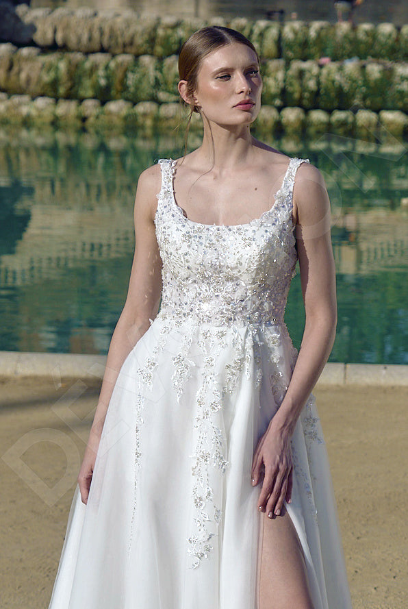 Lea A-line Scoop Milk Wedding dress