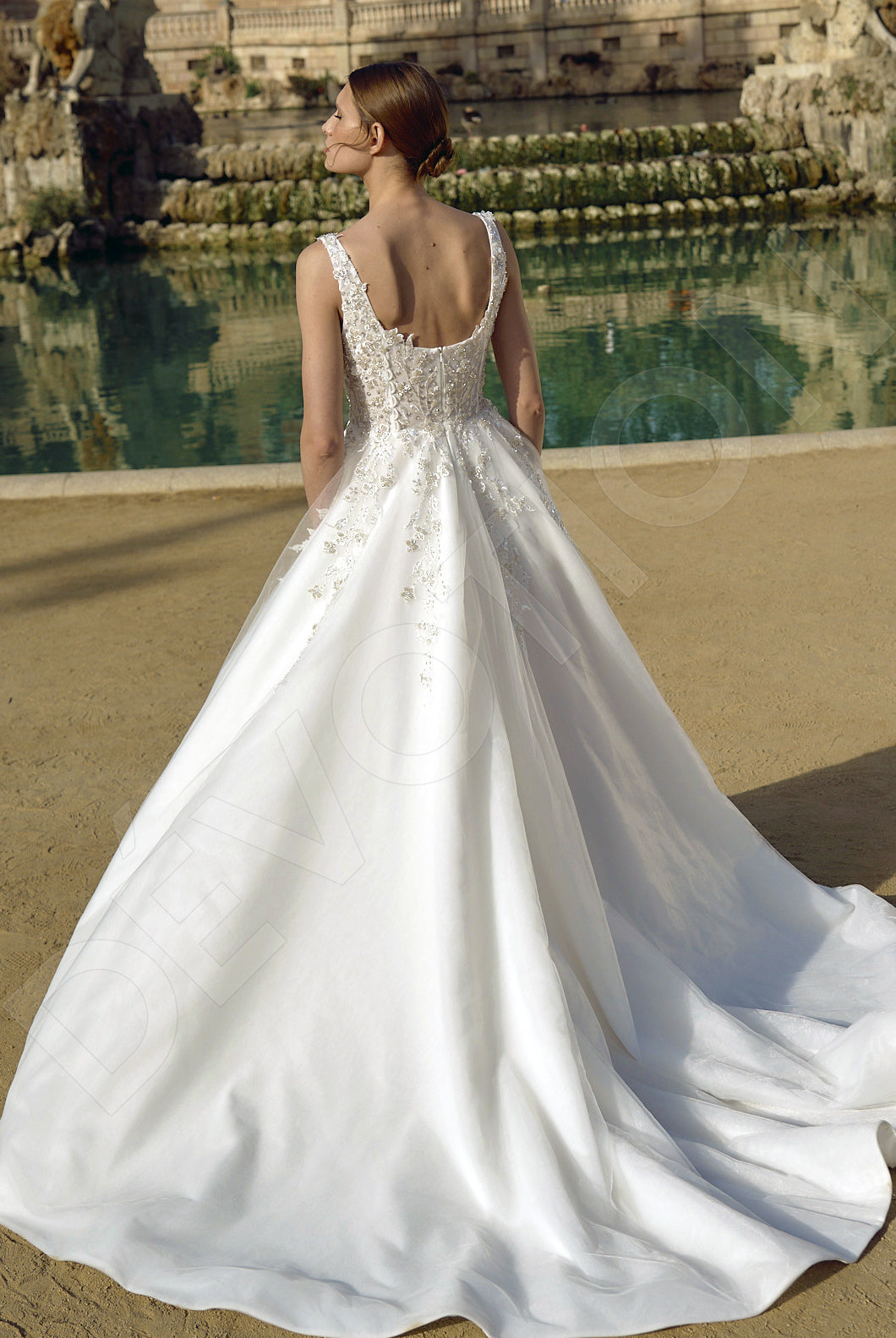 Lea A-line Scoop Milk Wedding dress