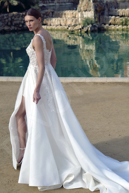 Lea A-line Scoop Milk Wedding dress