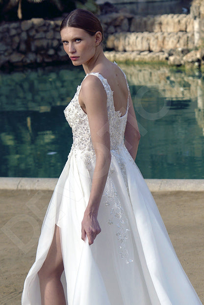 Lea A-line Scoop Milk Wedding dress