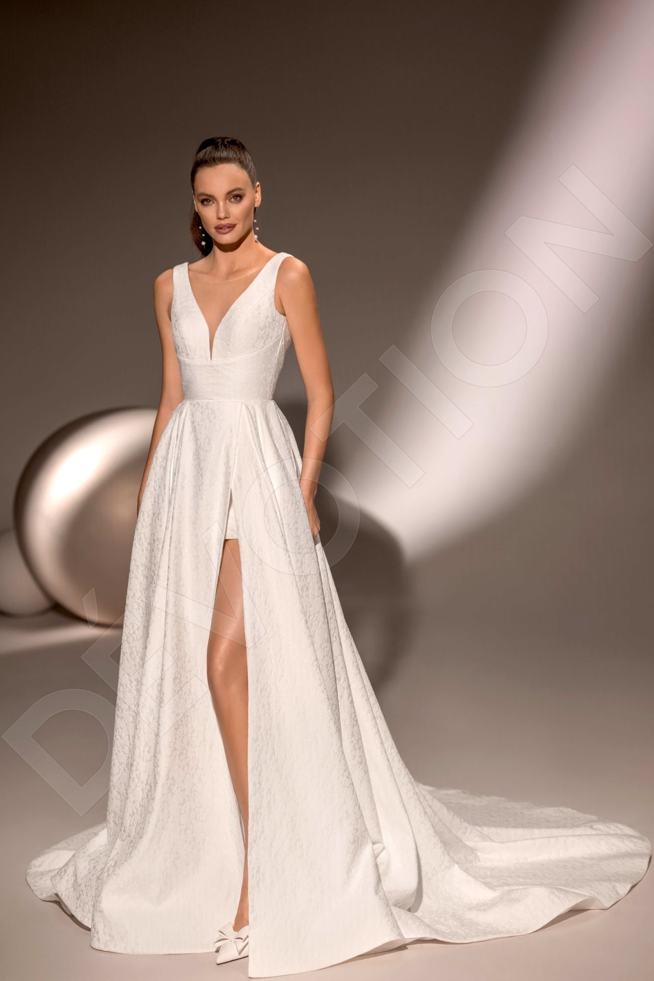 Fionela A-line Deep V-neck Ivory Wedding dress