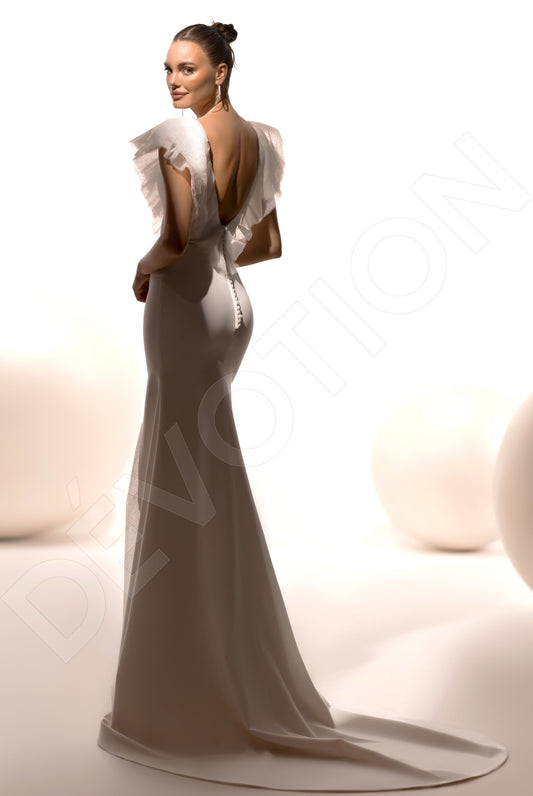 Irisa Trumpet/Mermaid Deep V-neck Ivory Wedding dress