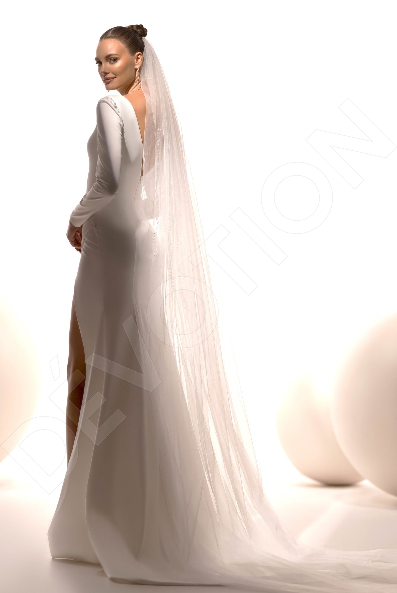 Adelona Trumpet/Mermaid Deep V-neck Ivory Wedding dress