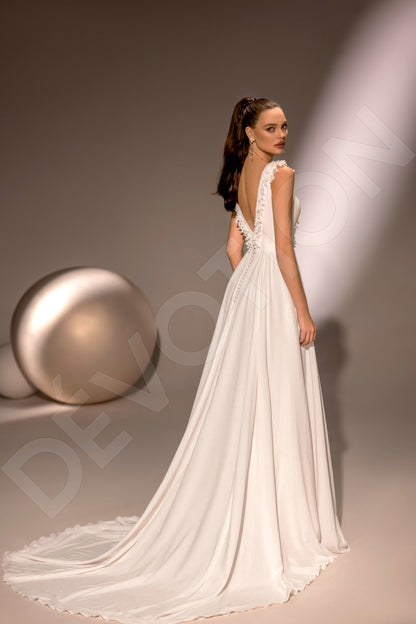 Donna A-line Deep V-neck Ivory Wedding dress