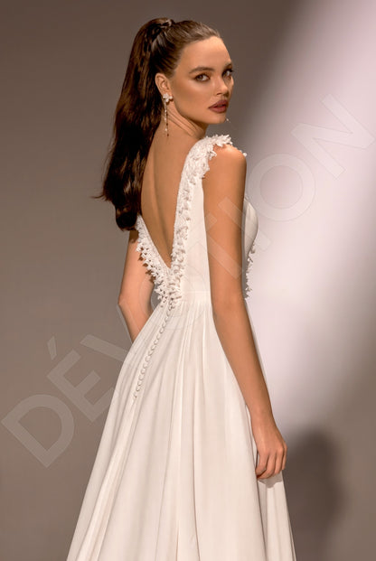 Donna A-line Deep V-neck Ivory Wedding dress