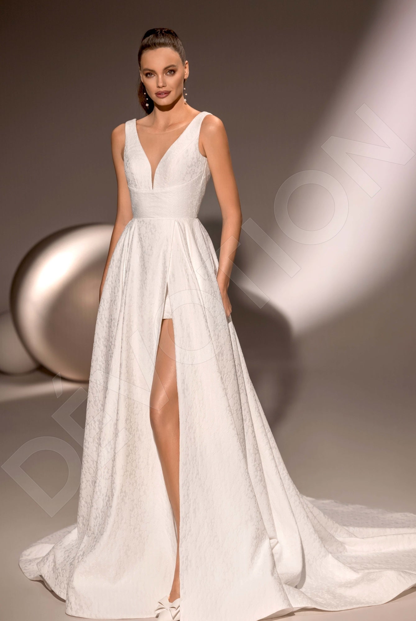 Fionela A-line Deep V-neck Ivory Wedding dress