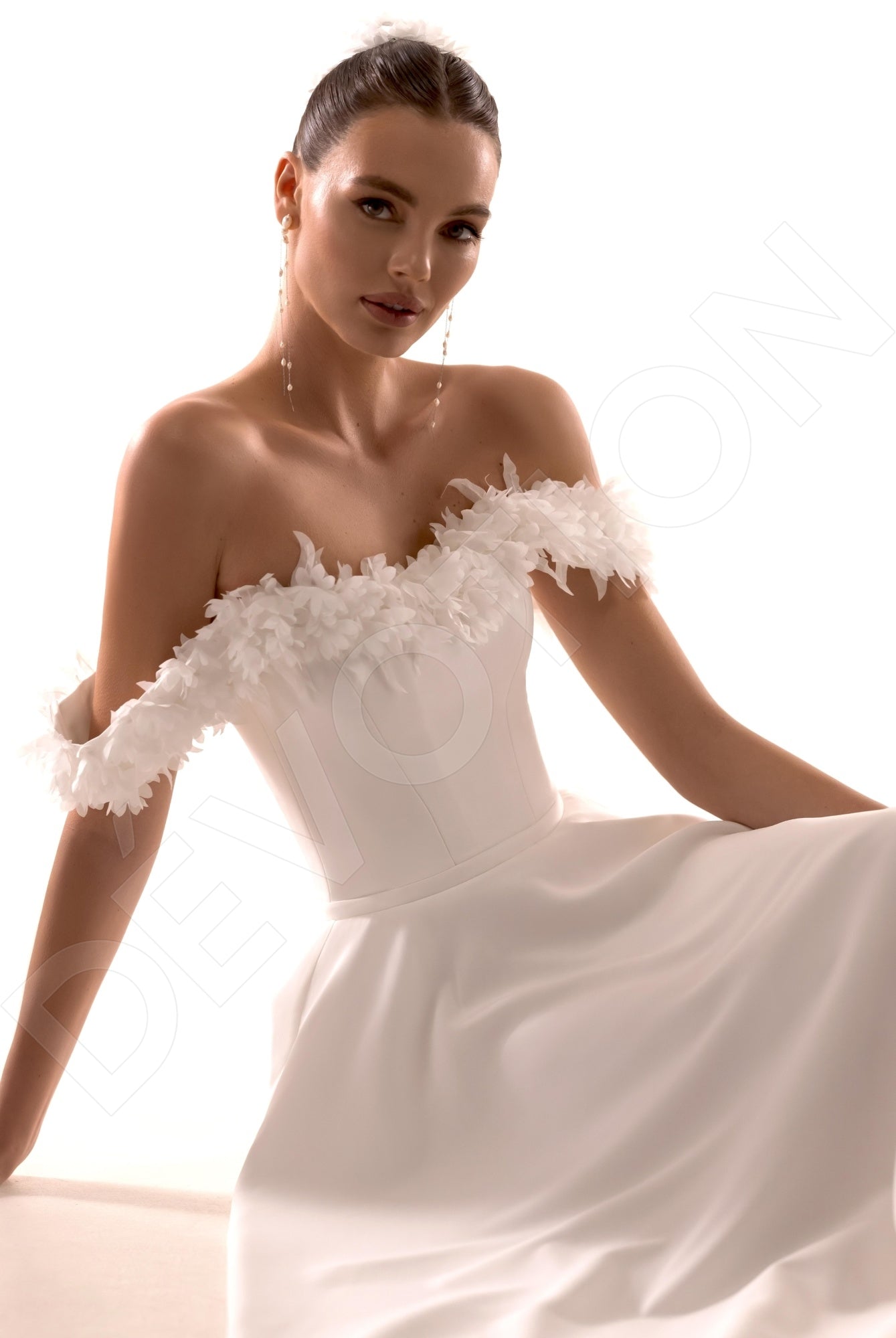 Korina A-line Off-shoulder/Drop shoulders Ivory Wedding dress