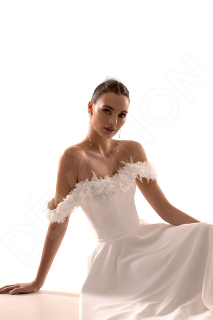 Korina A-line Off-shoulder/Drop shoulders Ivory Wedding dress