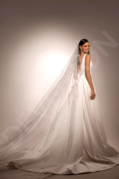 Leon A-line Deep V-neck Ivory Wedding dress