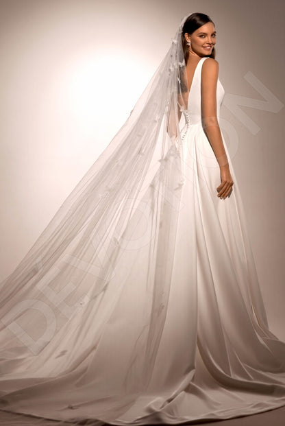 Leon A-line Deep V-neck Ivory Wedding dress