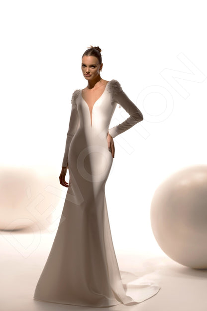 Zoya Trumpet/Mermaid Deep V-neck Ivory Wedding dress