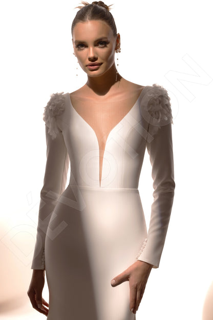 Zoya Trumpet/Mermaid Deep V-neck Ivory Wedding dress