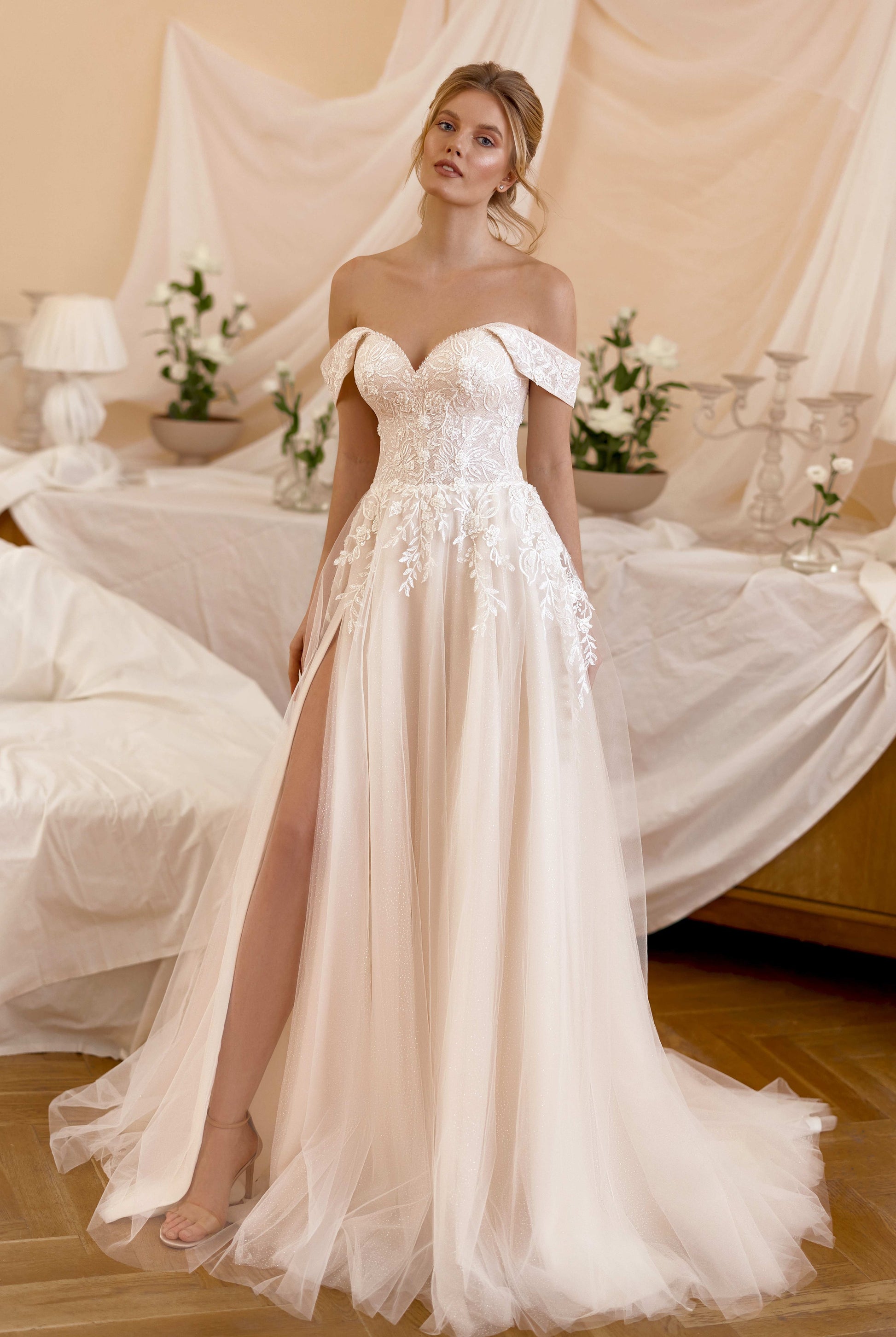 Alica A-line Off-shoulder/Drop shoulders Milk/Nude Wedding dress