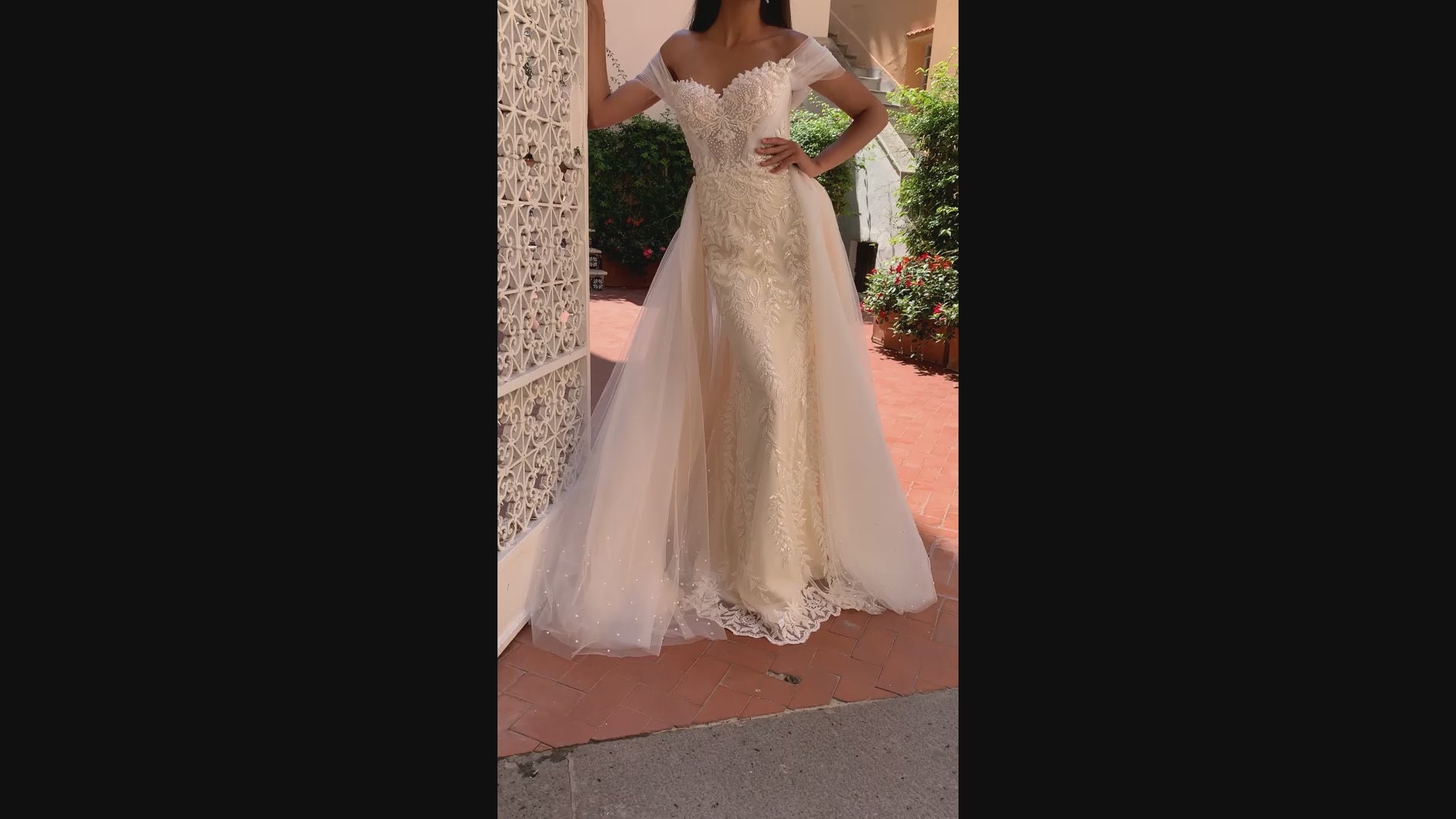 Calvina Trumpet/Mermaid Off-shoulder/Drop shoulders Ivory Nude Wedding dress video