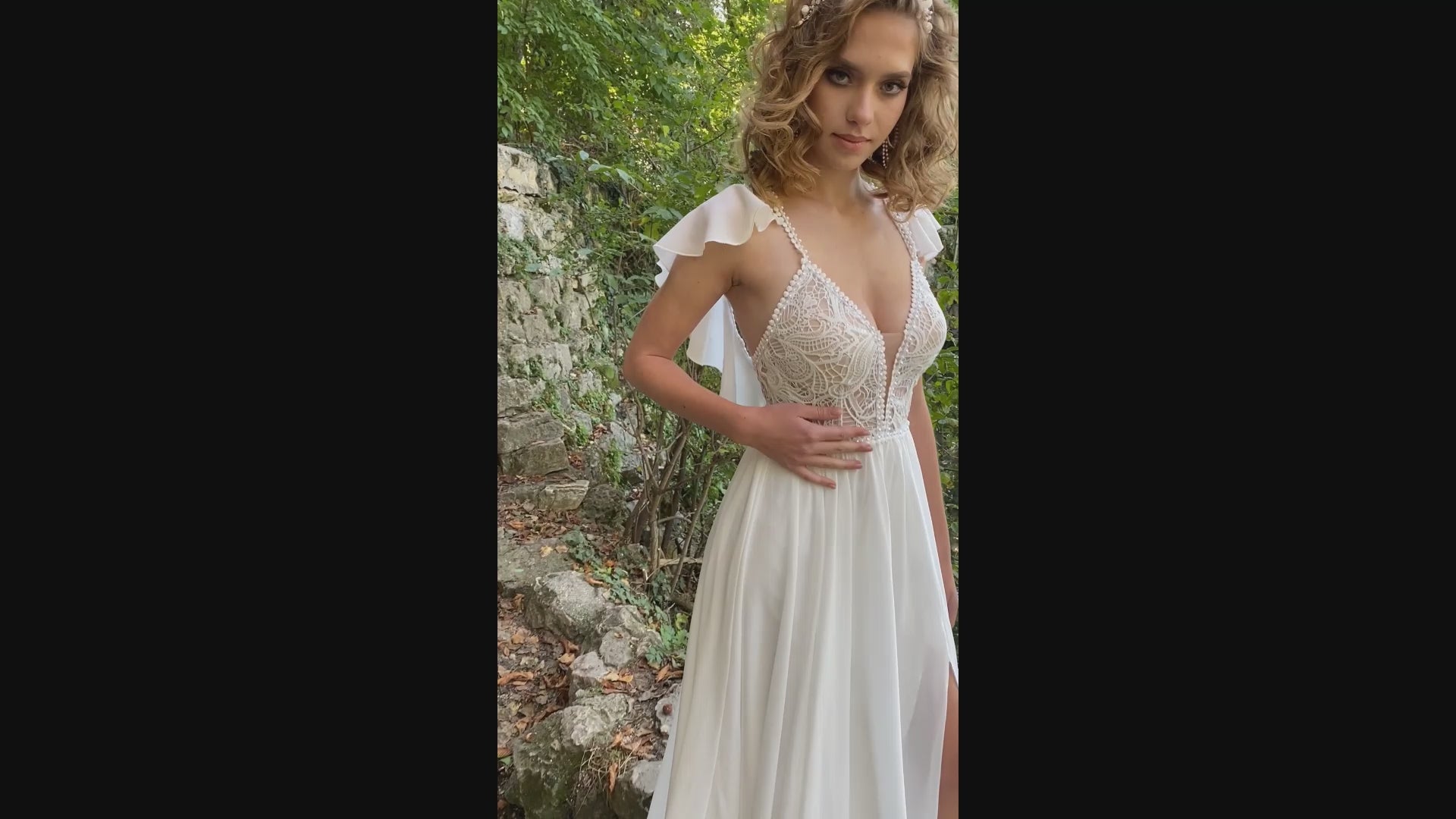 Aizhan A-line Deep V-neck Milk Wedding dress video