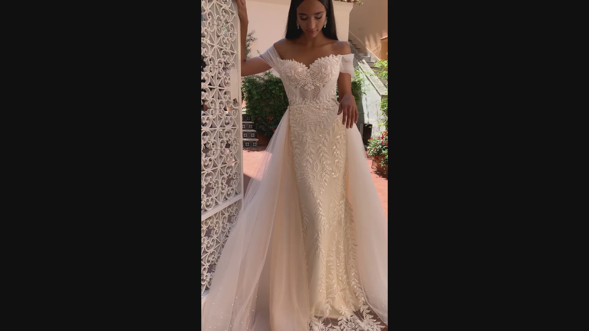 Calvina Trumpet/Mermaid Off-shoulder/Drop shoulders Ivory Nude Wedding dress video