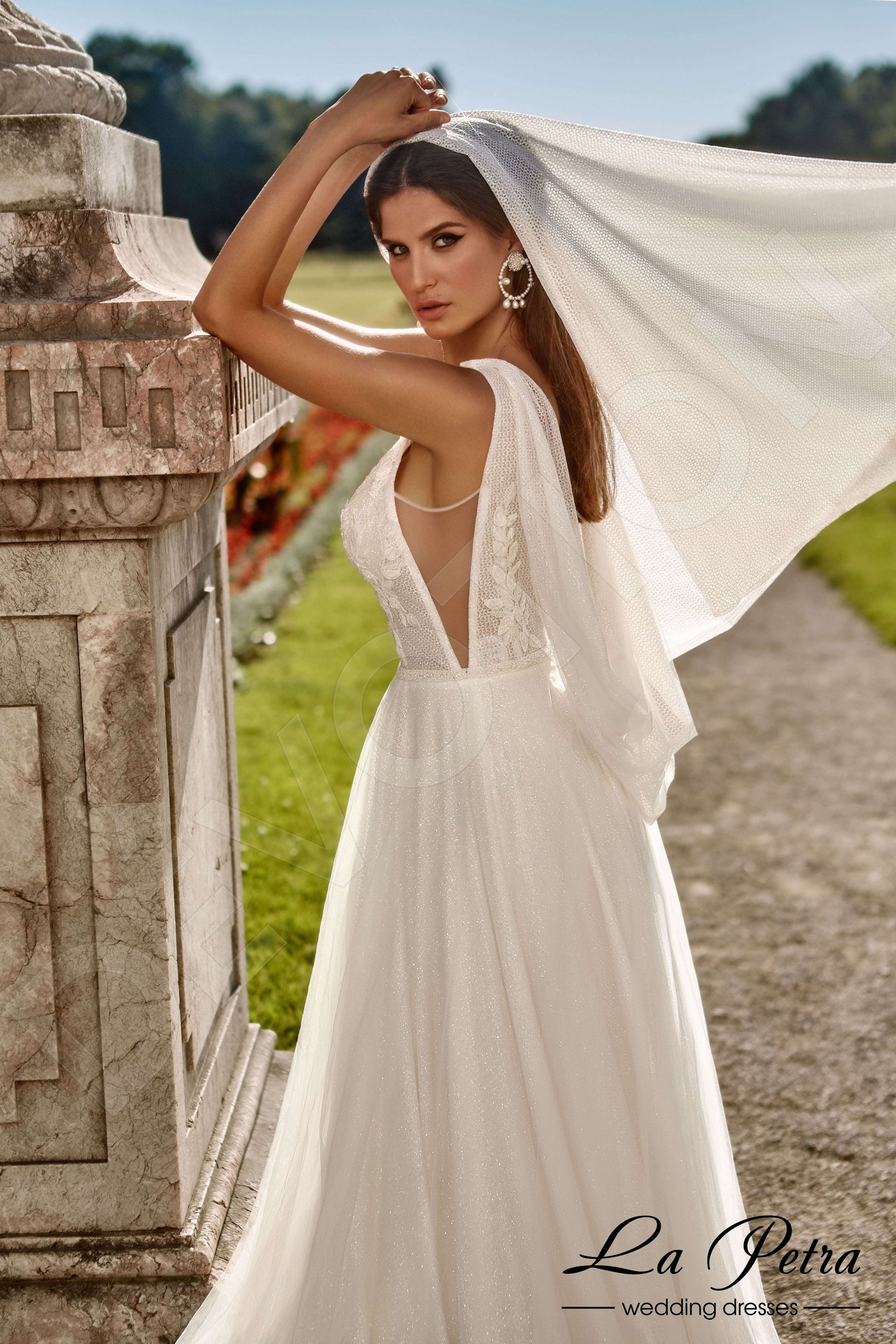 Rosetine A-line V-neck Milk Wedding dress