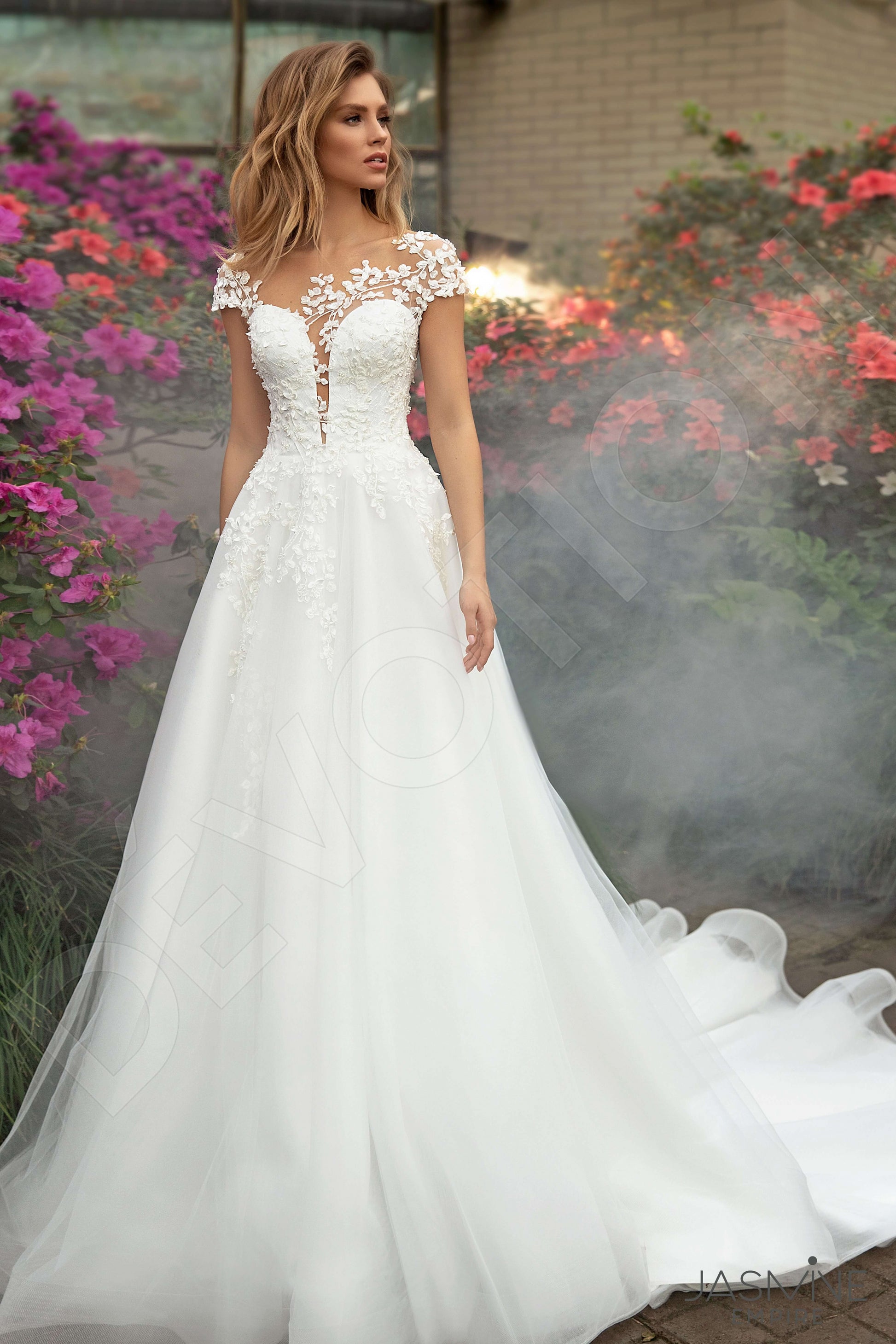 Kesidi A-line Boat/Bateau Ivory Wedding dress