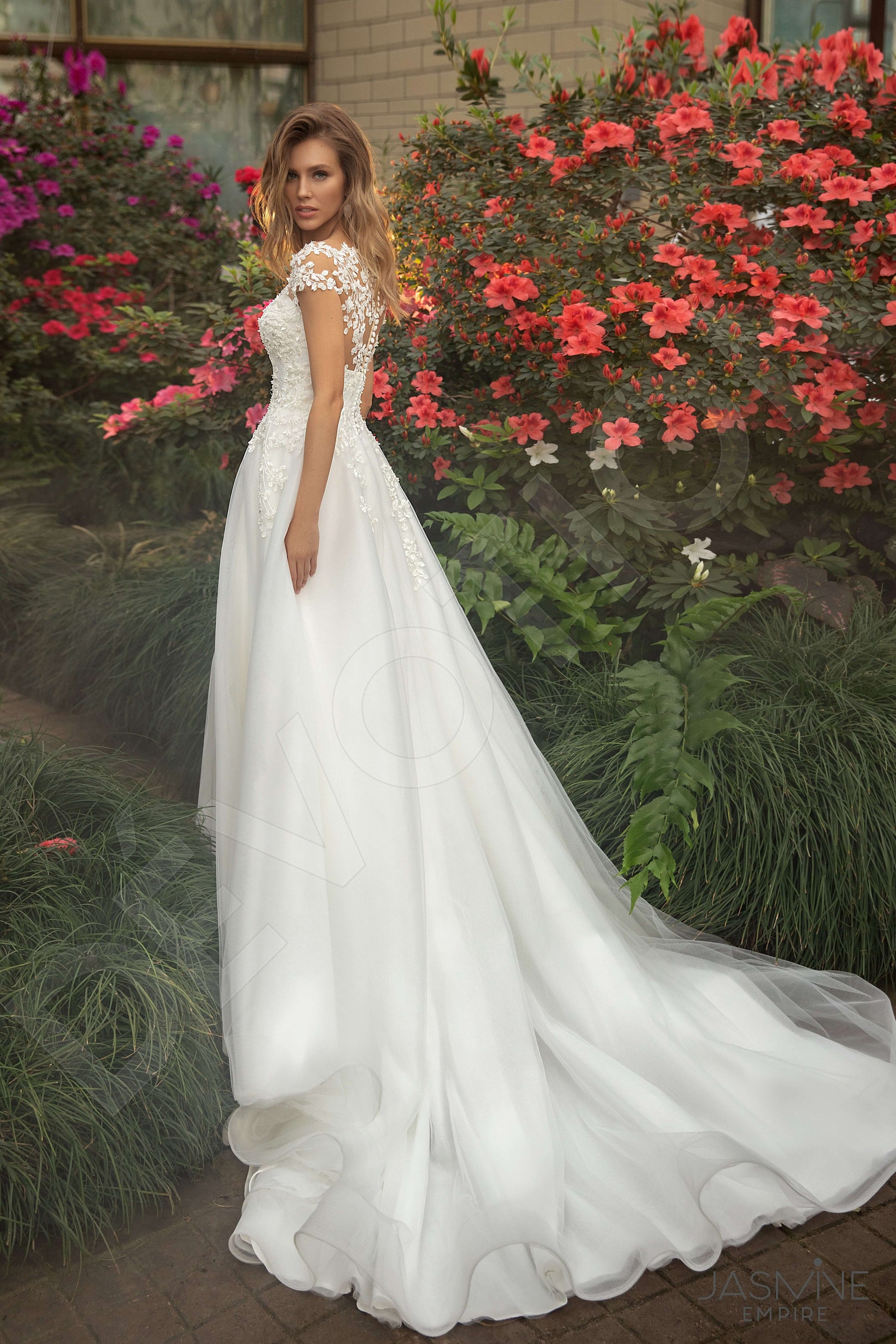 Kesidi A-line Boat/Bateau Ivory Wedding dress