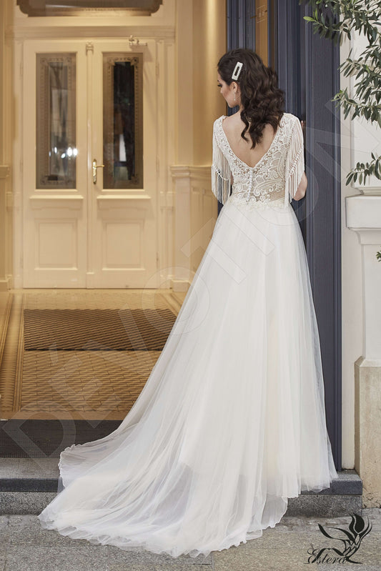 Szafira A-line Boat/Bateau Ivory Wedding dress