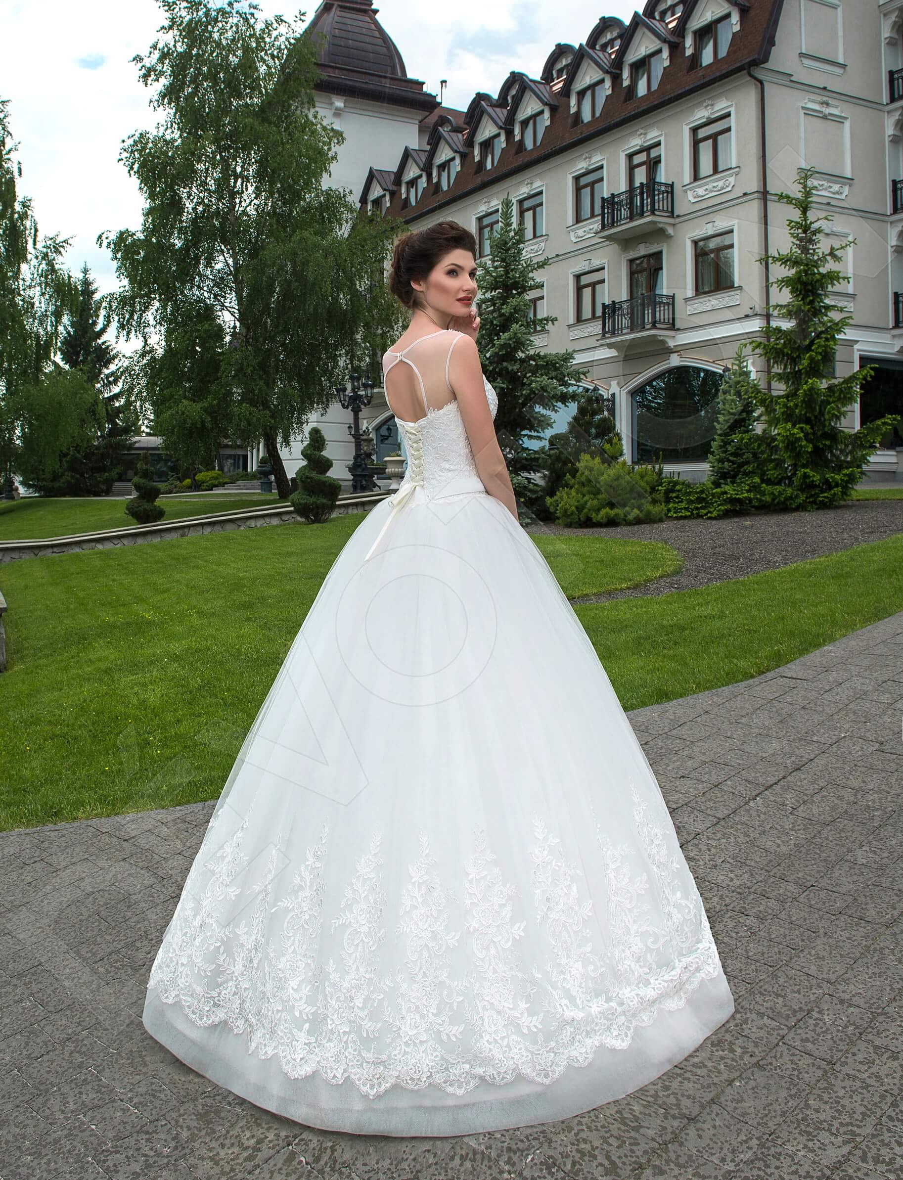 Venecie Princess/Ball Gown Jewel Milk Wedding dress