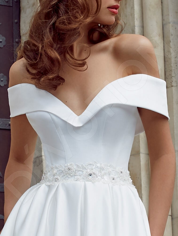 Gia A-line Off-shoulder/Drop shoulders White Wedding dress