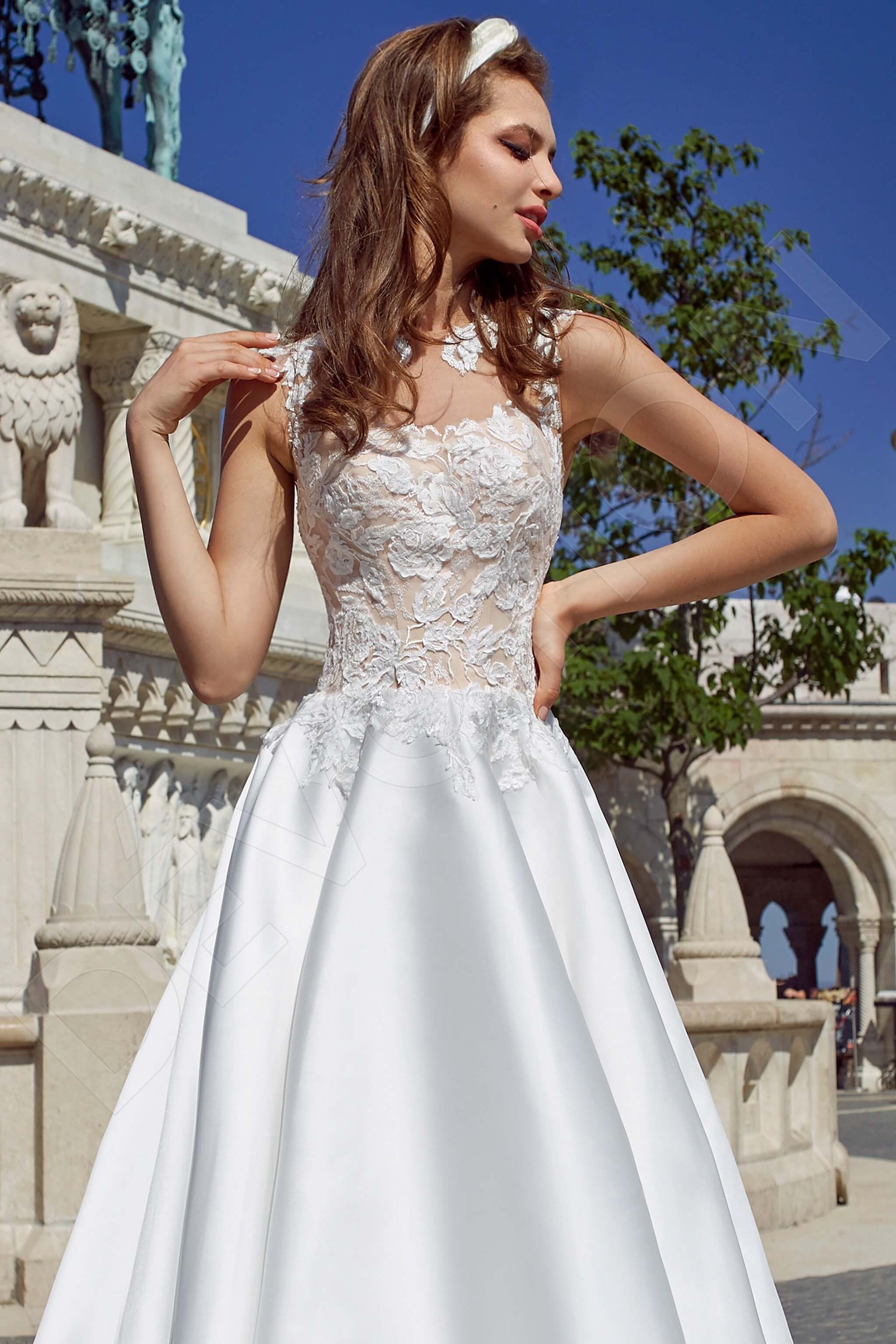 Vilia A-line Jewel White Powder Wedding dress