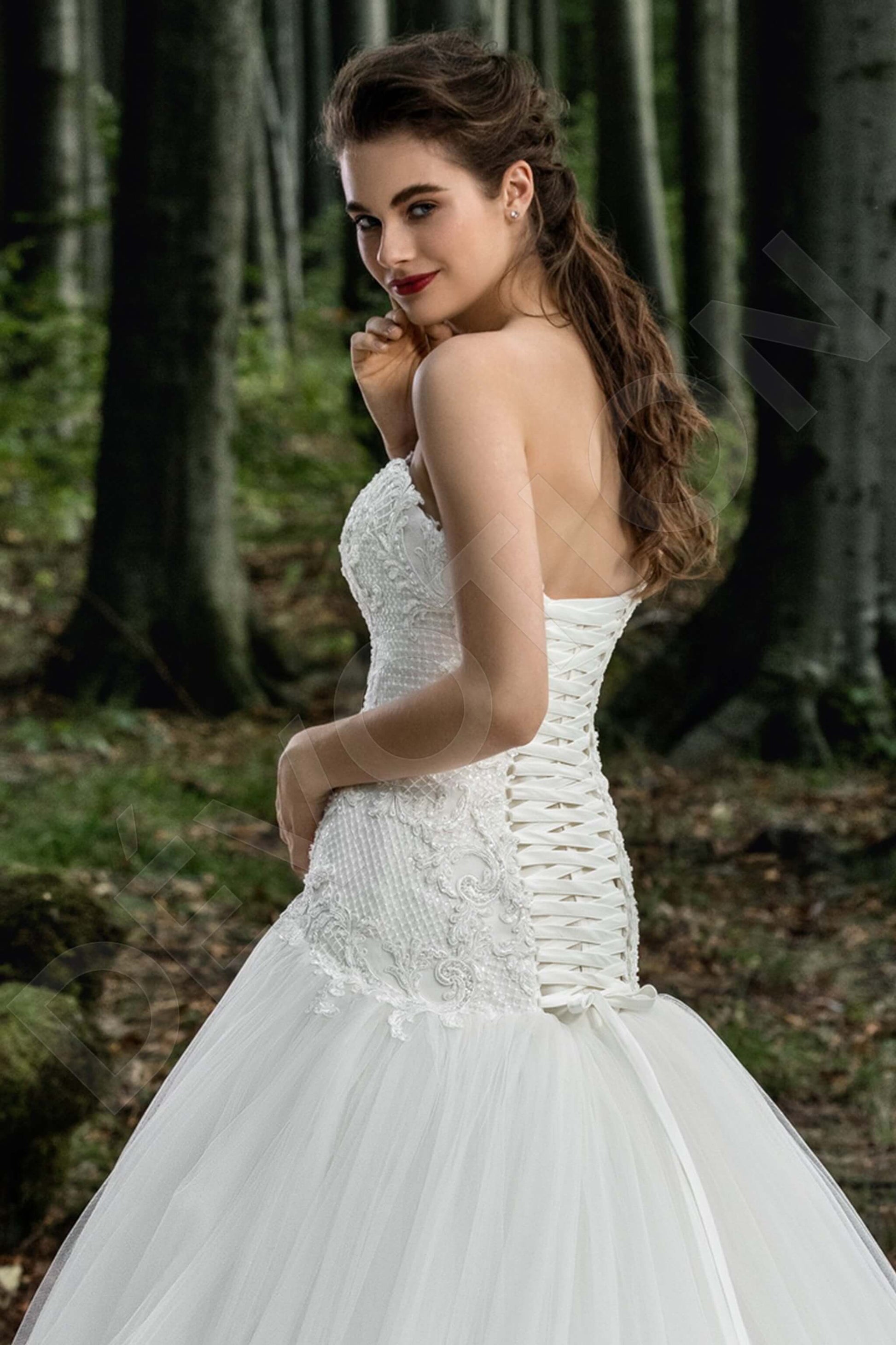 Lille Trumpet/Mermaid Sweetheart Milk Wedding dress