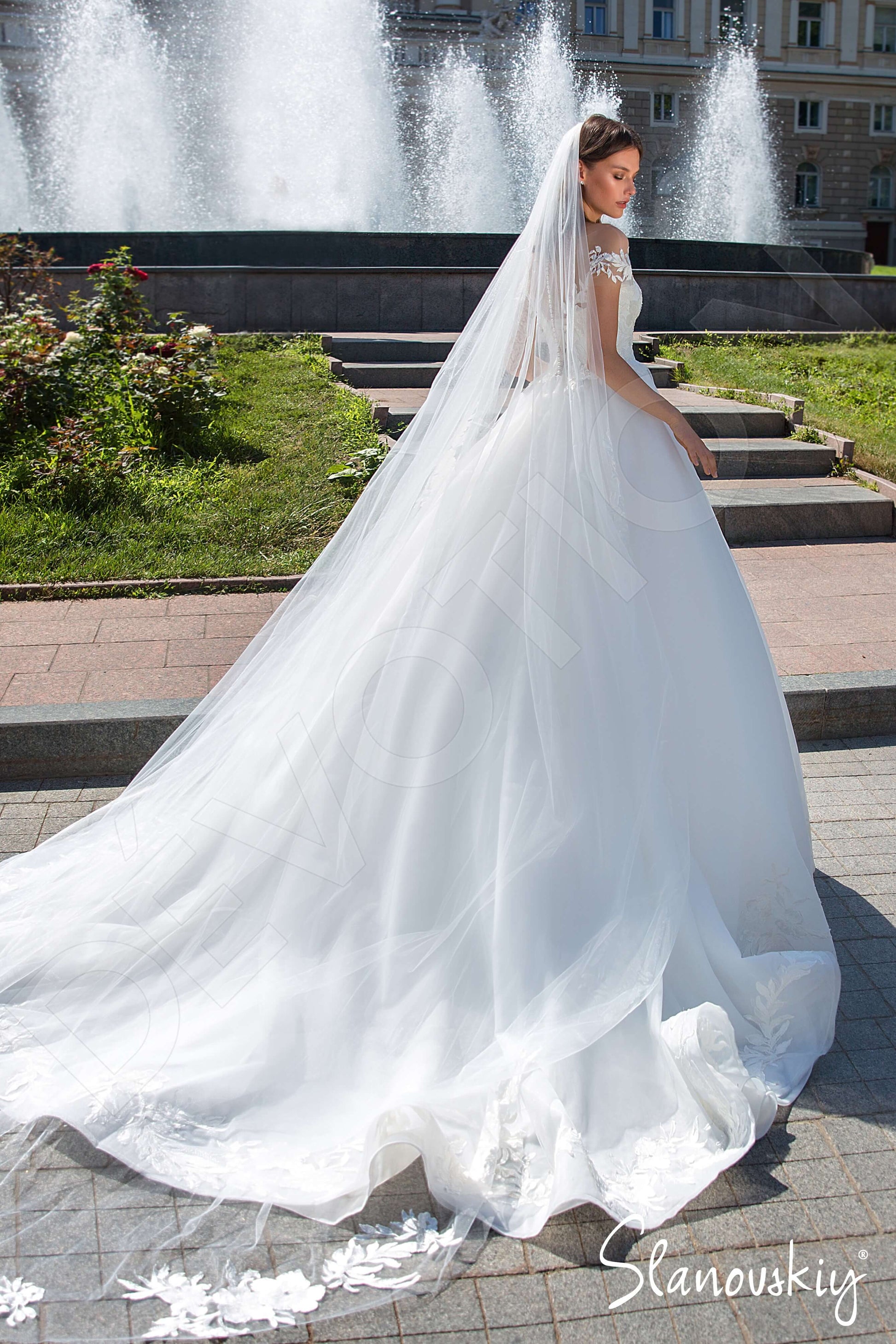 Manuela Princess/Ball Gown Illusion Ivory Milk Wedding dress