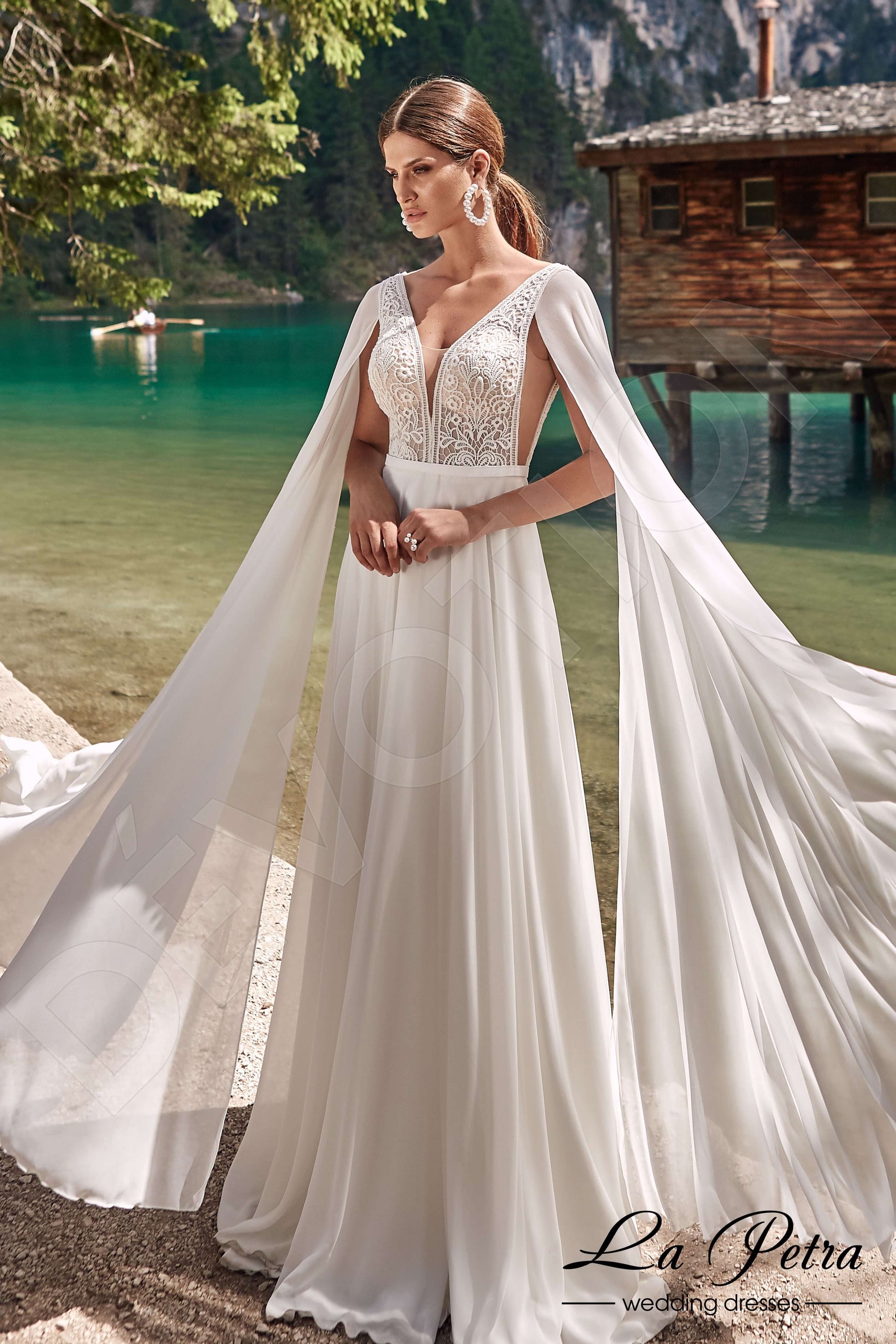 Lunara A-line V-neck Milk Wedding dress