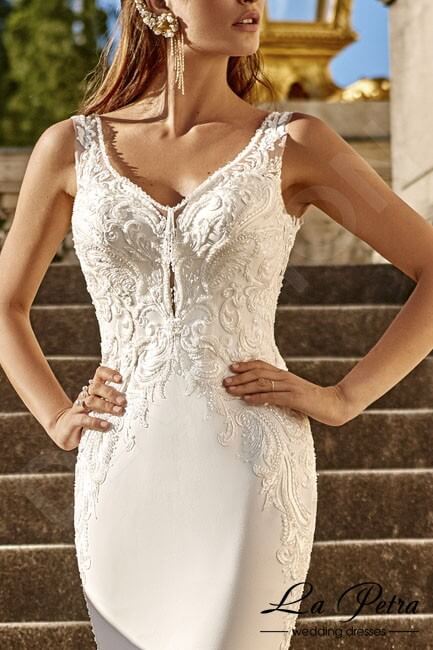 Vinettia Trumpet/Mermaid V-neck Milk Wedding dress