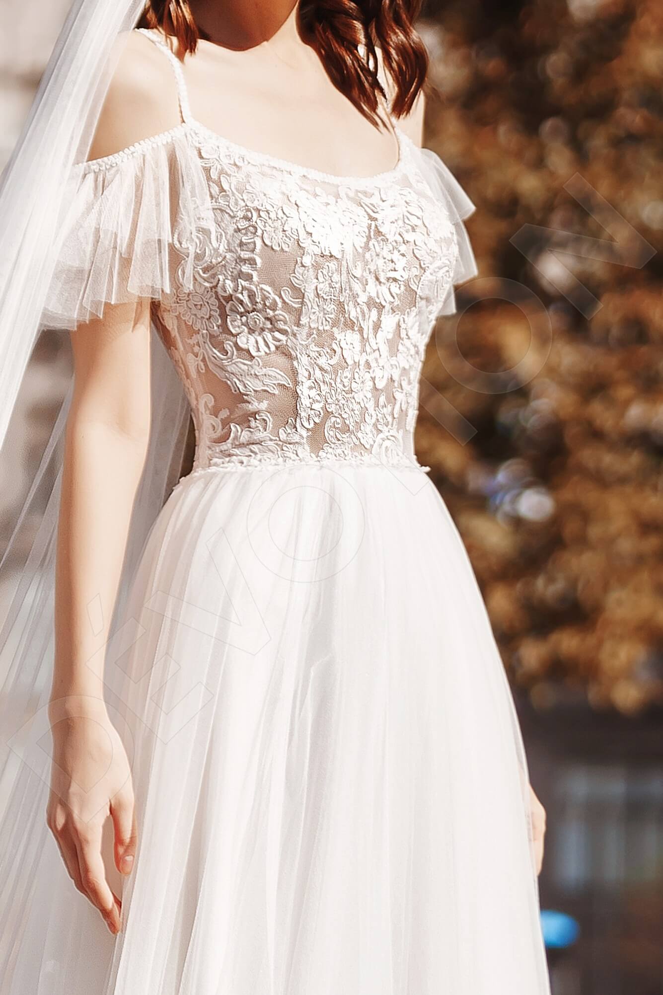 Klarisia A-line Scoop Ivory Wedding dress