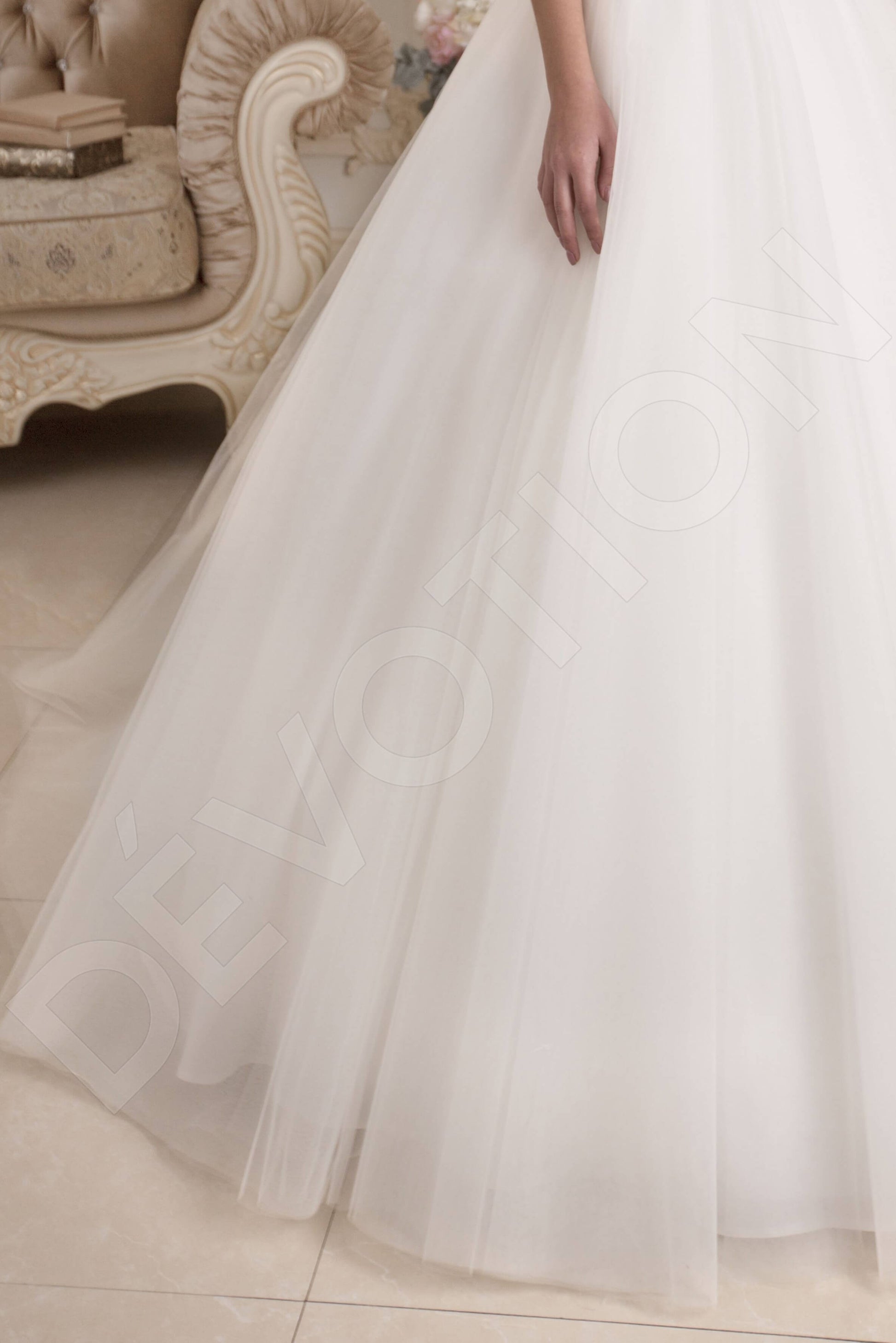 Trissy Princess/Ball Gown Boat/Bateau Milk Wedding dress