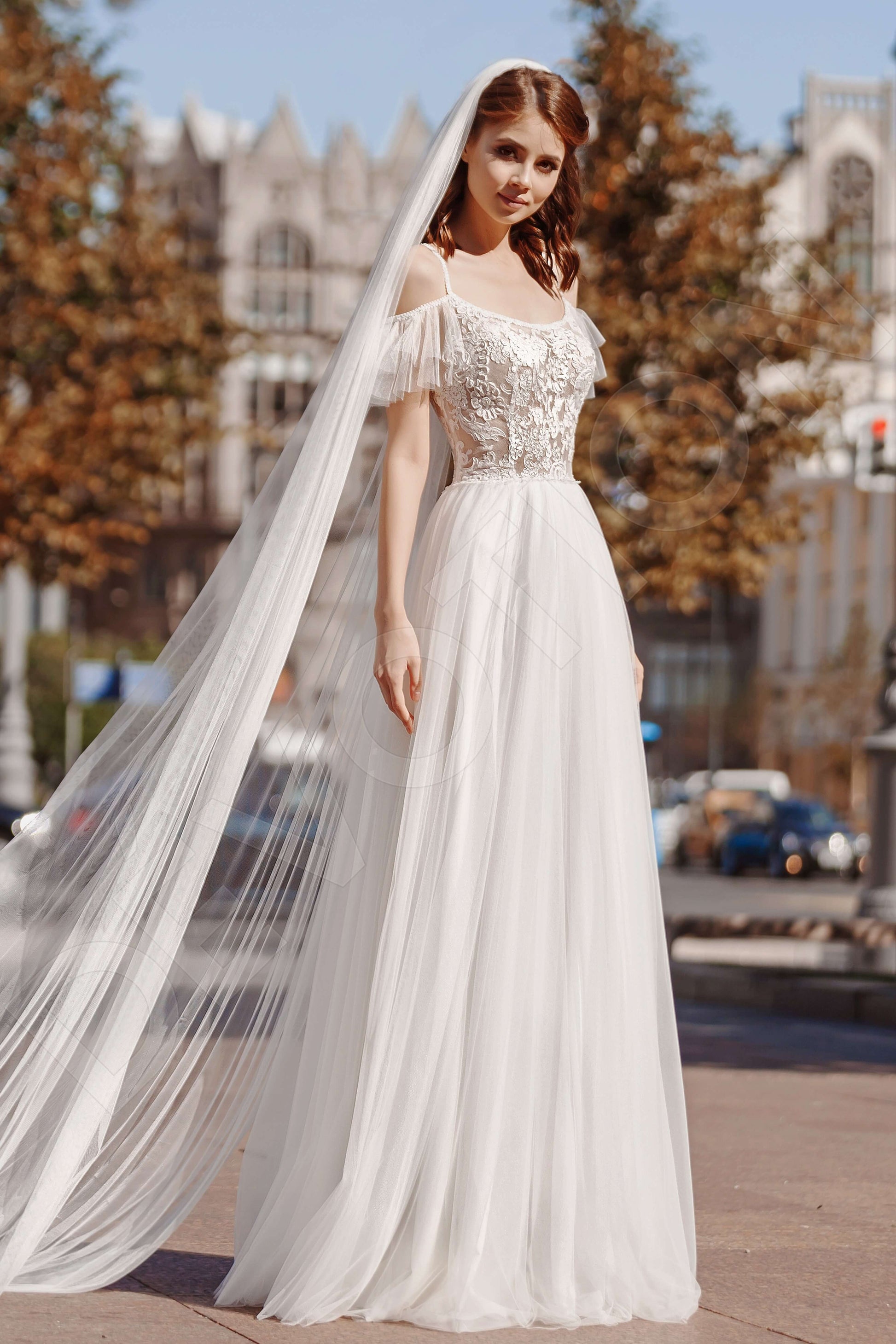 Klarisia A-line Scoop Ivory Wedding dress