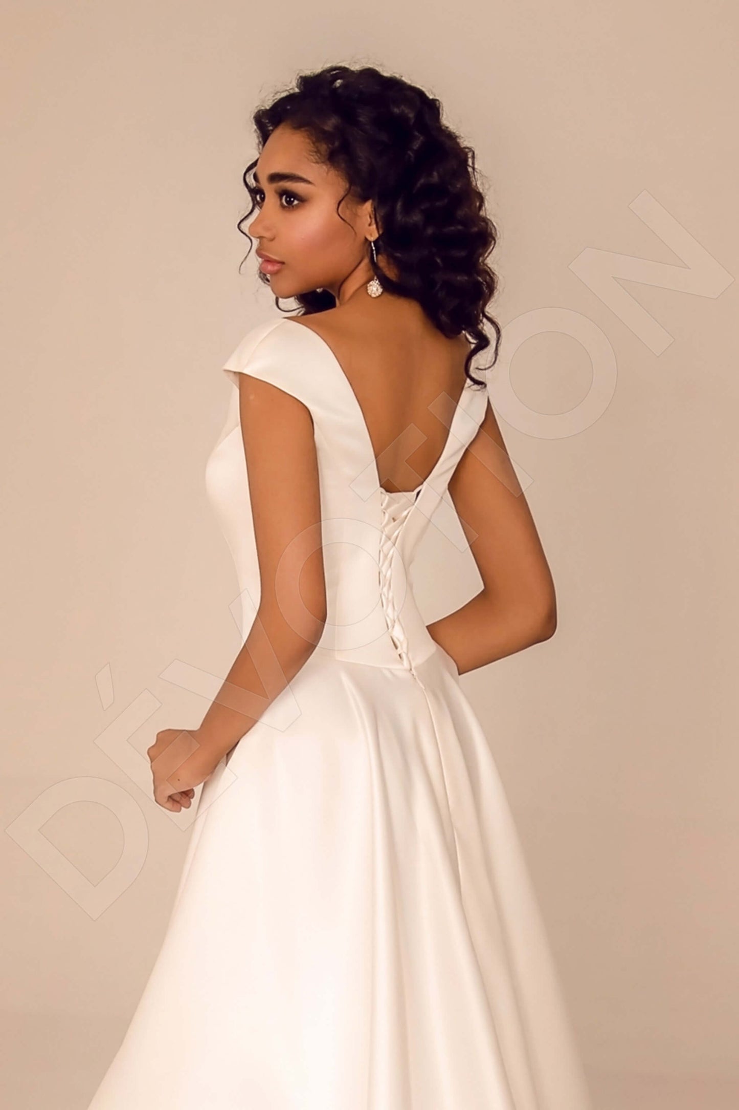 Halo Open back A-line Short/ Cap sleeve Wedding Dress 5