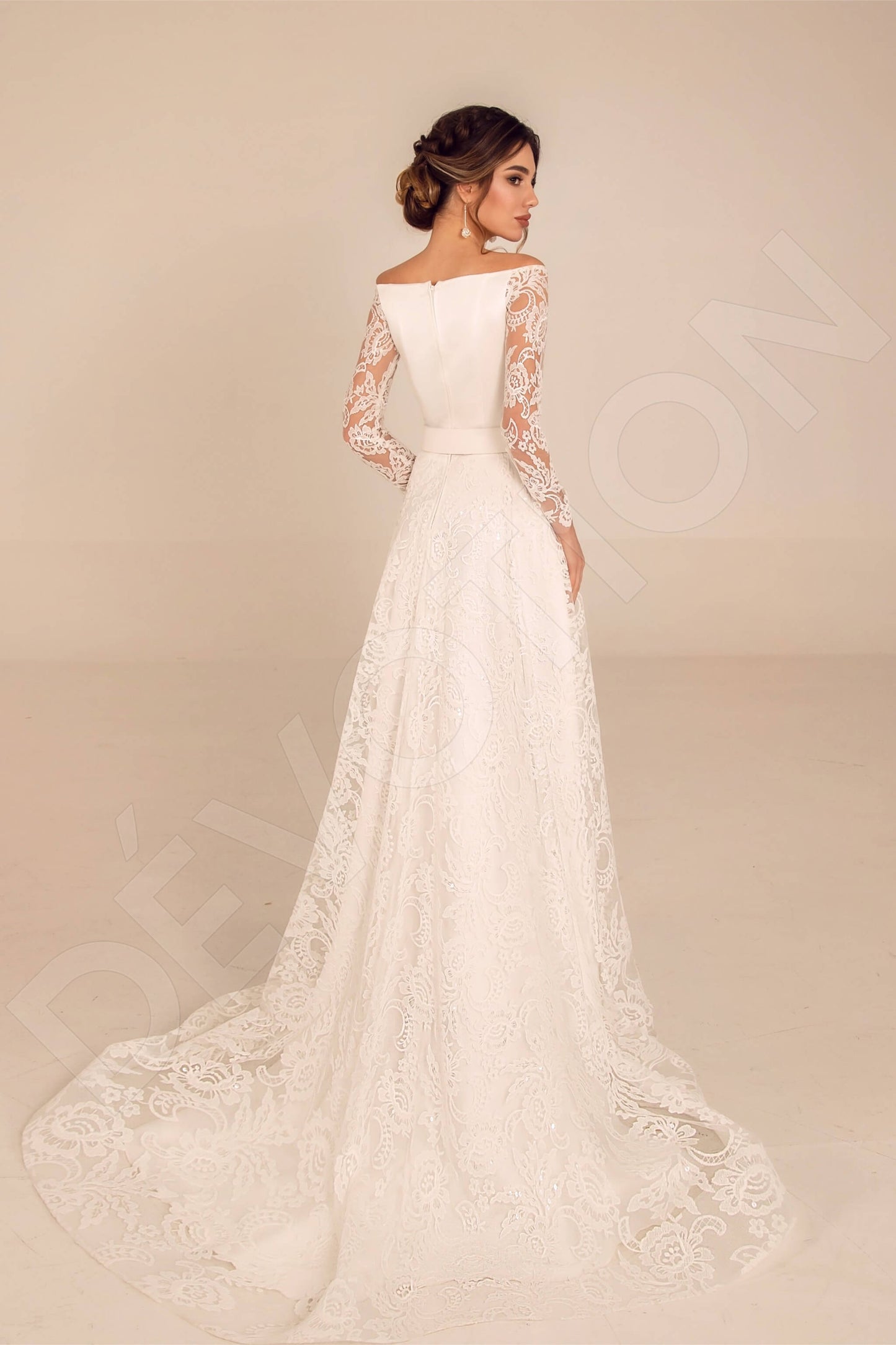 Mollie Full back A-line Long sleeve Wedding Dress Back