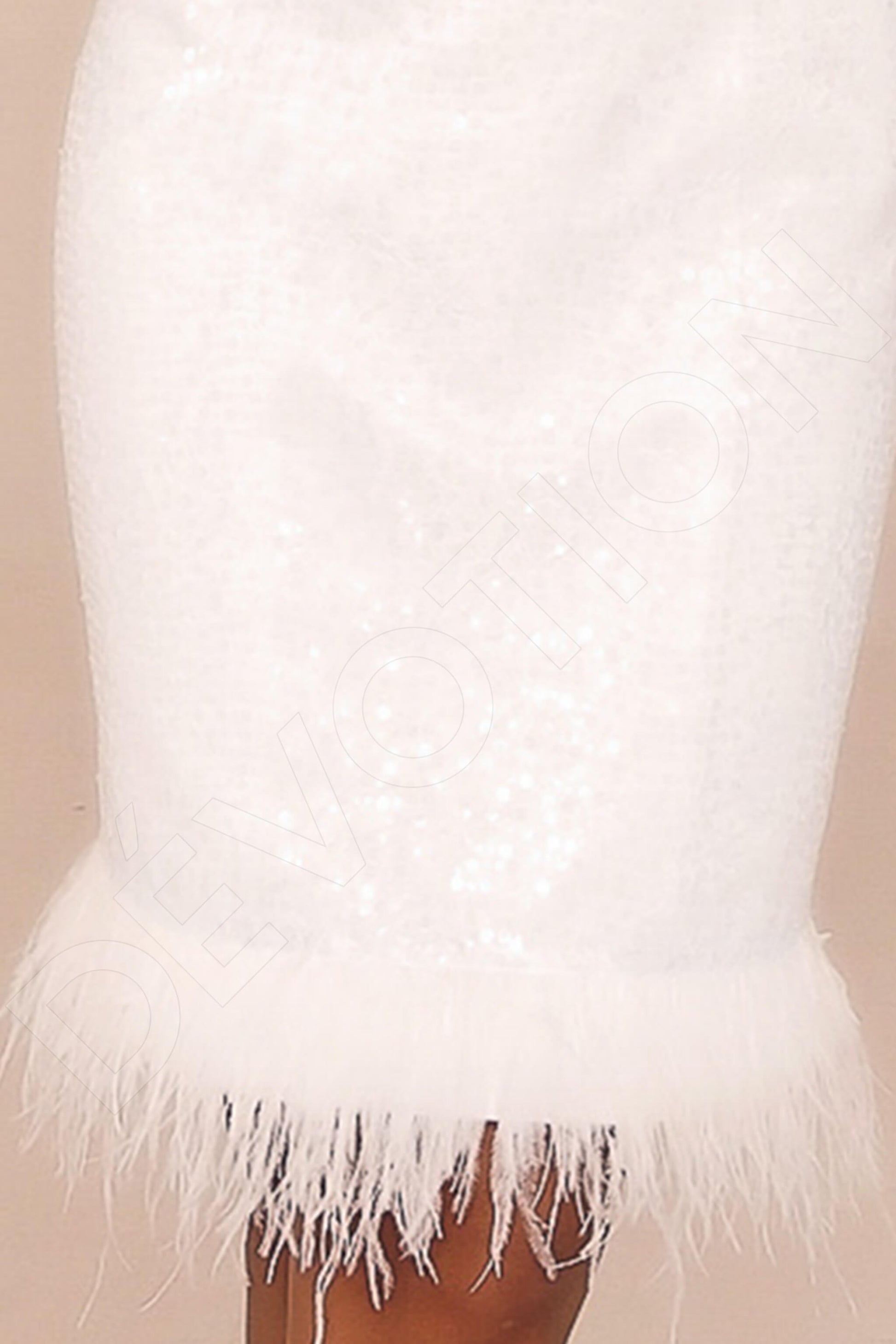 Rylinn Sheath/Column Boat/Bateau White Wedding dress