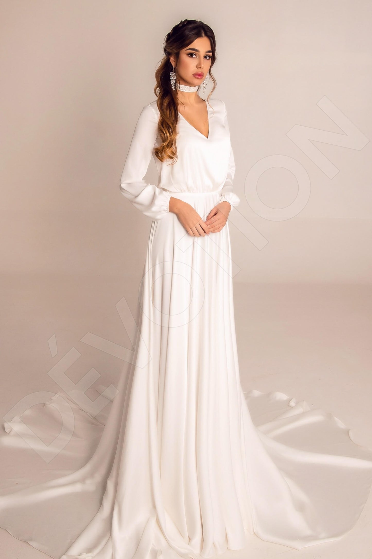 Winnie Full back A-line Long sleeve Wedding Dress Front