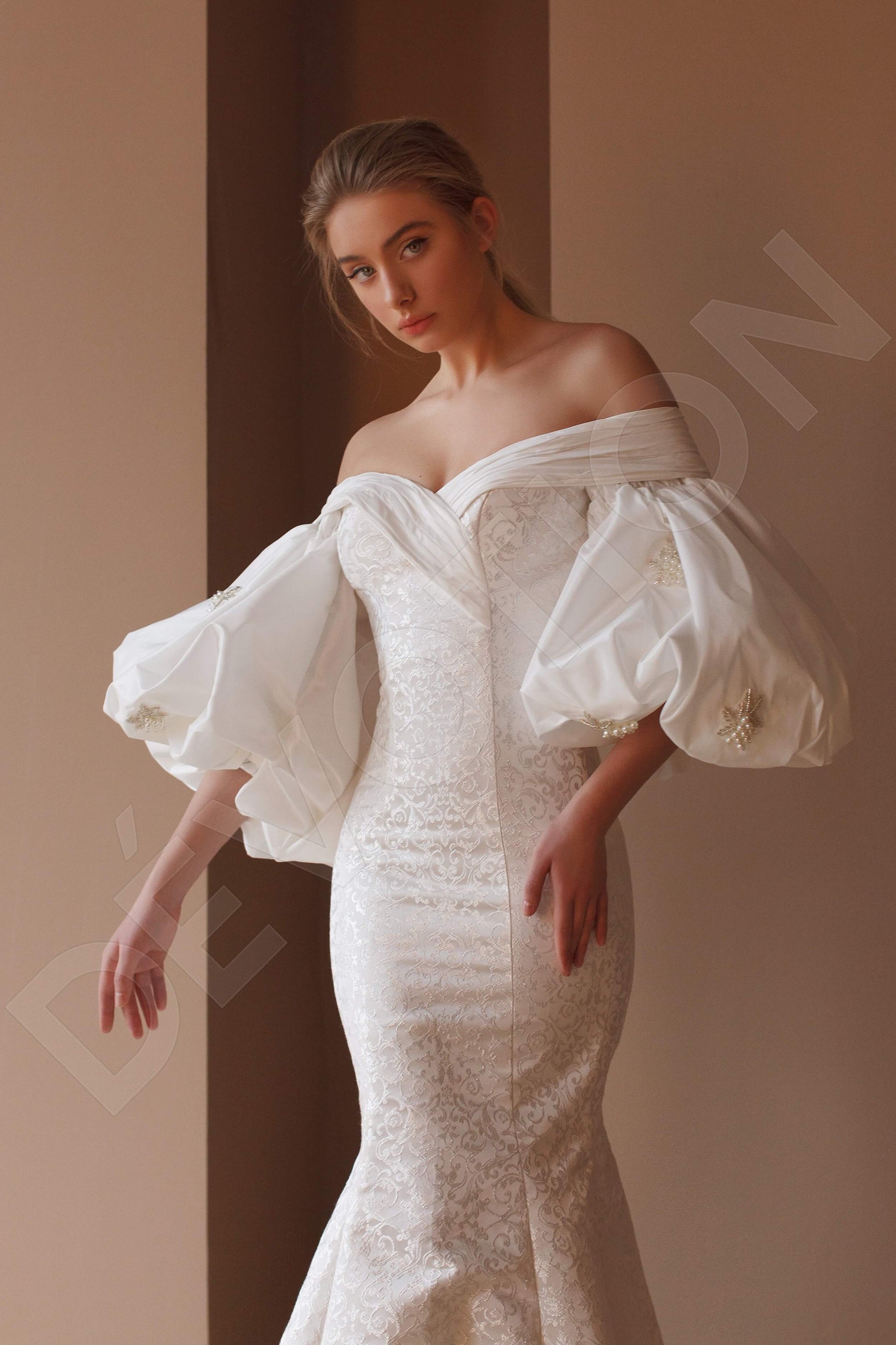 Dalana Trumpet/Mermaid Off-shoulder/Drop shoulders Milk Wedding dress