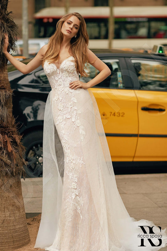 Amberina Trumpet/Mermaid V-neck Ivory Nude Wedding dress