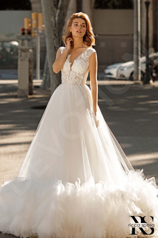 Laurie Princess/Ball Gown V-neck Ivory Wedding dress