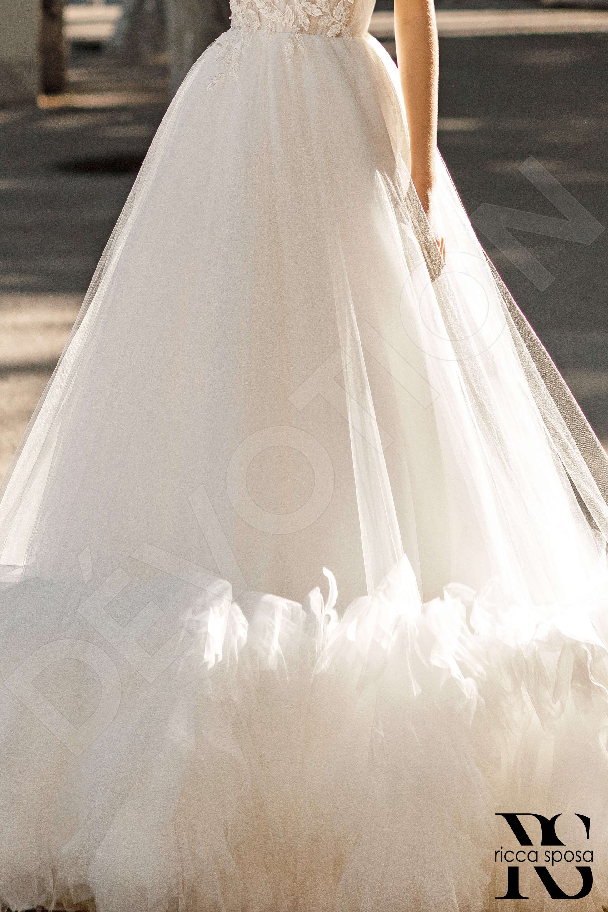 Laurie Princess/Ball Gown V-neck Ivory Wedding dress