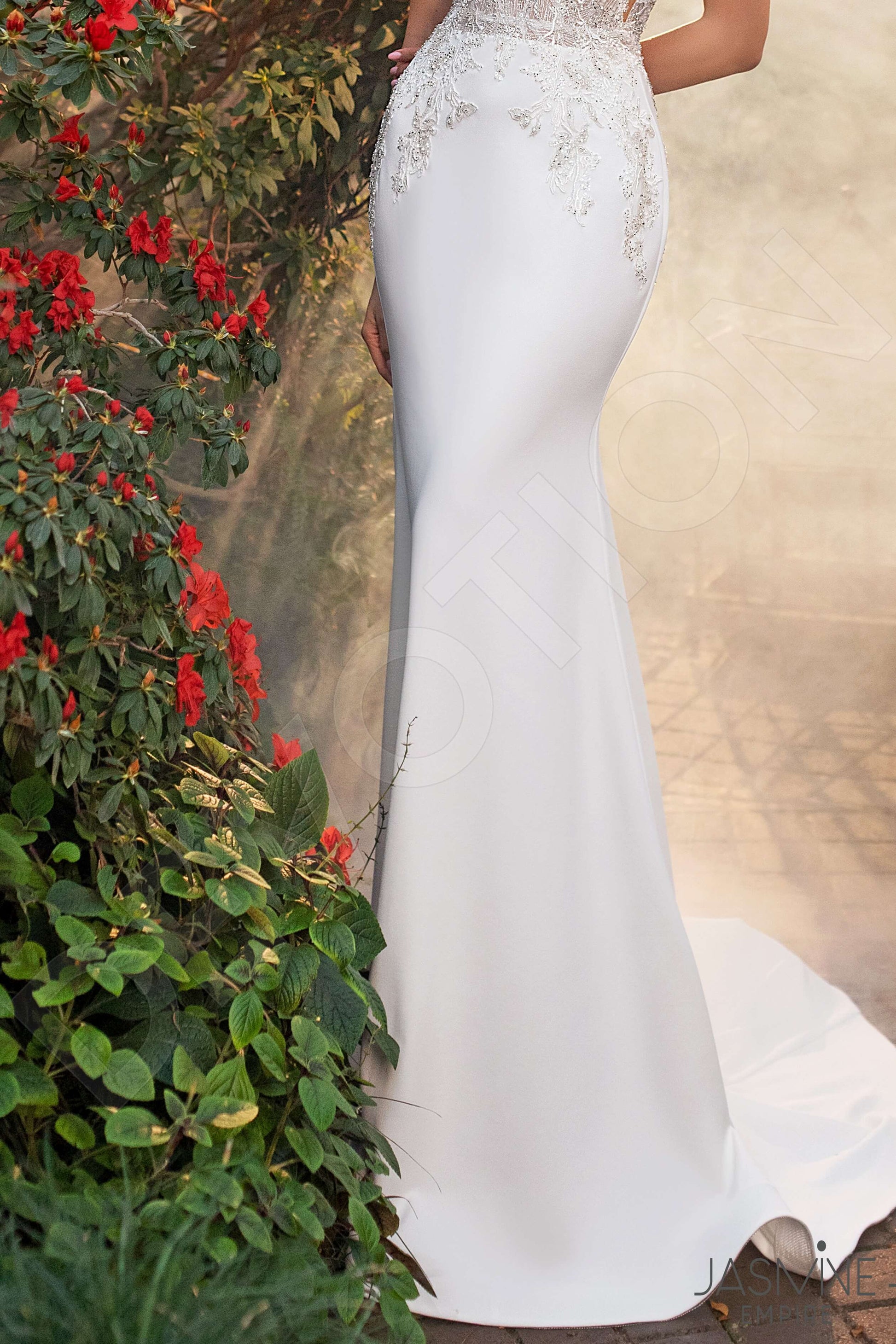 Vivia Trumpet/Mermaid V-neck Ivory Wedding dress