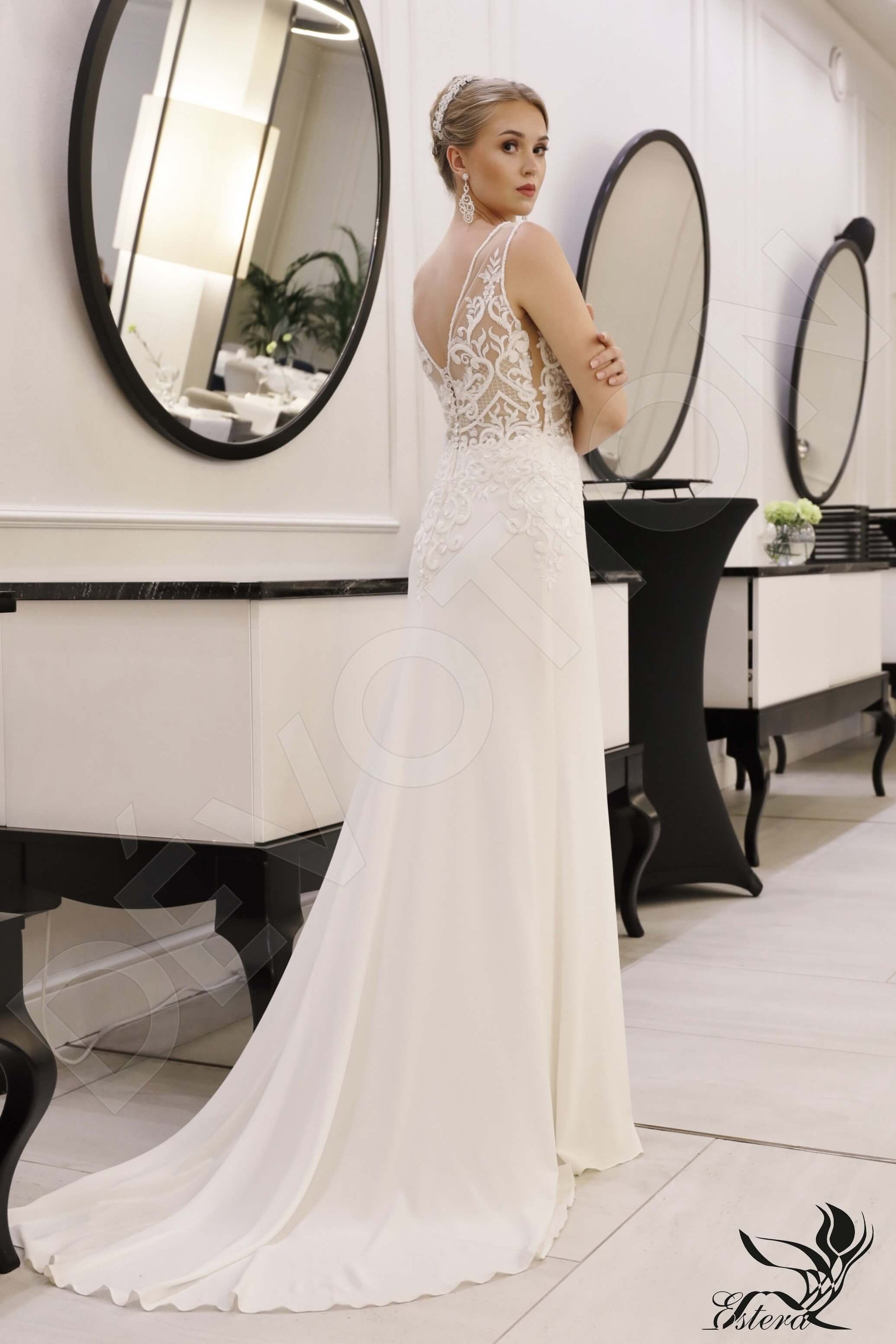 Jasminia Sheath/Column V-neck Ivory Wedding dress