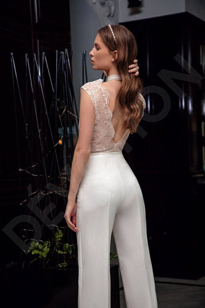 Adva Open back Sleeveless Wedding Dress Back